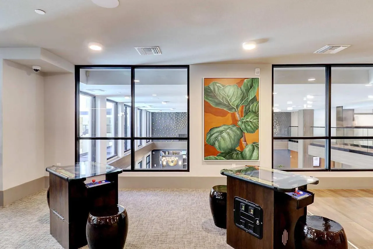 Private Rooftop Terrance-Walk Score 81-Shopping District-King Bed-Parking 4021 Σκότσντεϊλ Διαμέρισμα