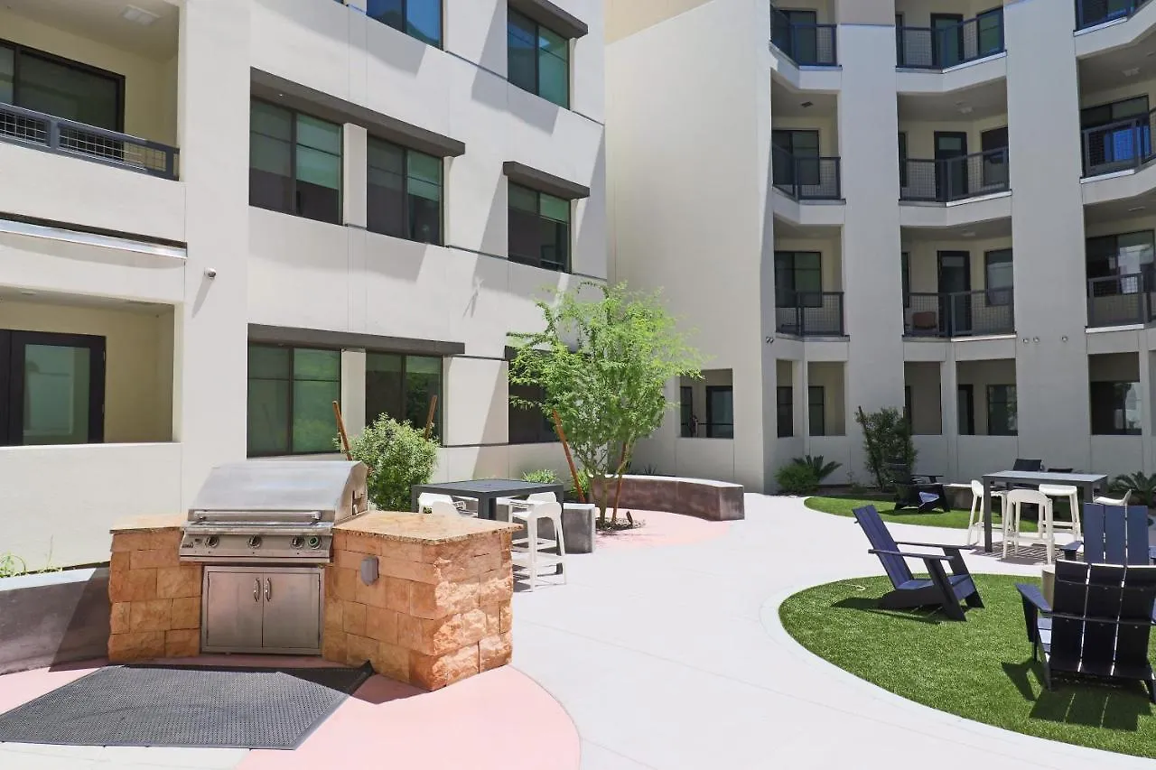 Private Rooftop Terrance-Walk Score 81-Shopping District-King Bed-Parking 4021 Σκότσντεϊλ Διαμέρισμα