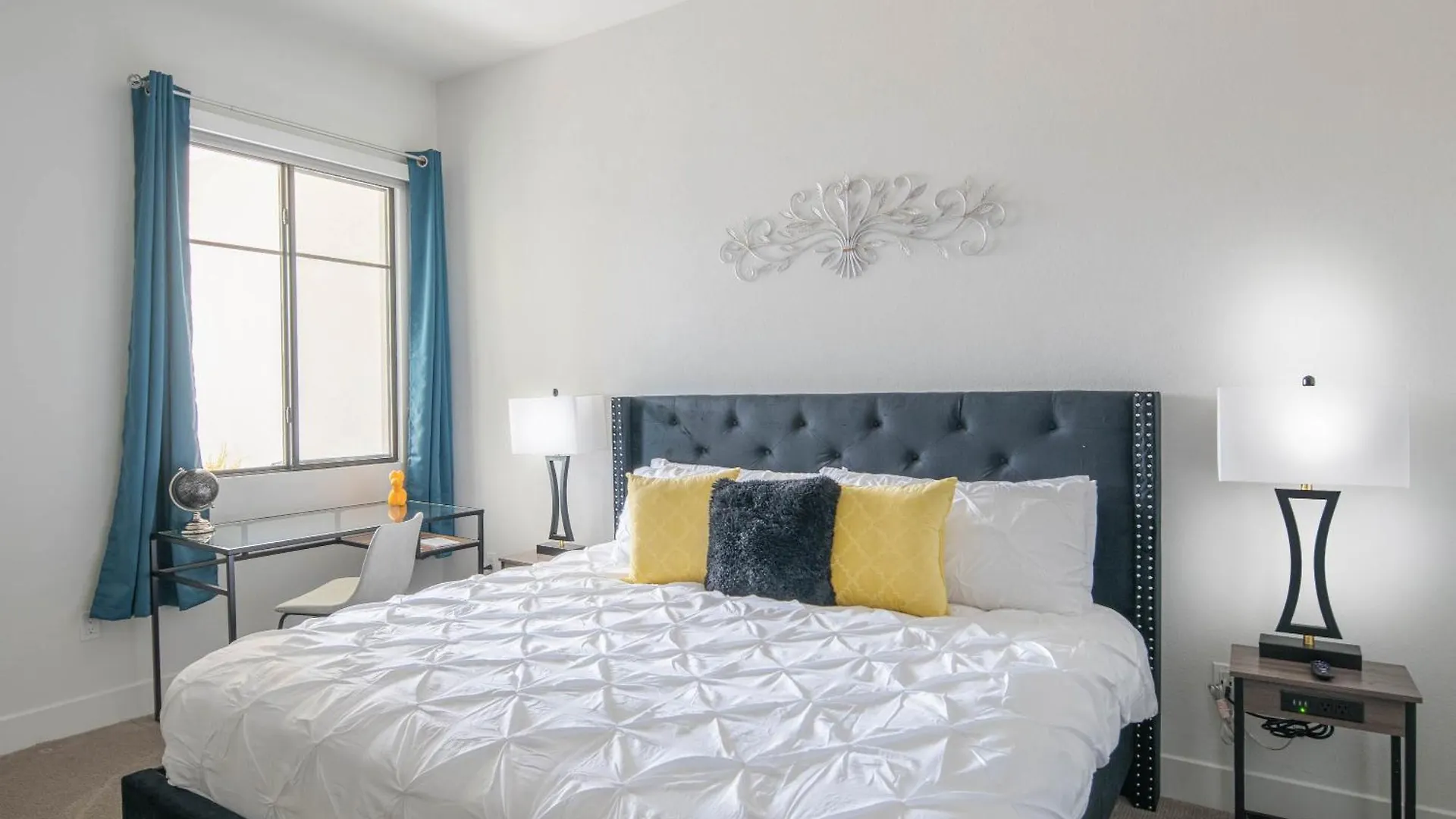 Διαμέρισμα Private Rooftop Terrance-Walk Score 81-Shopping District-King Bed-Parking 4021 Σκότσντεϊλ