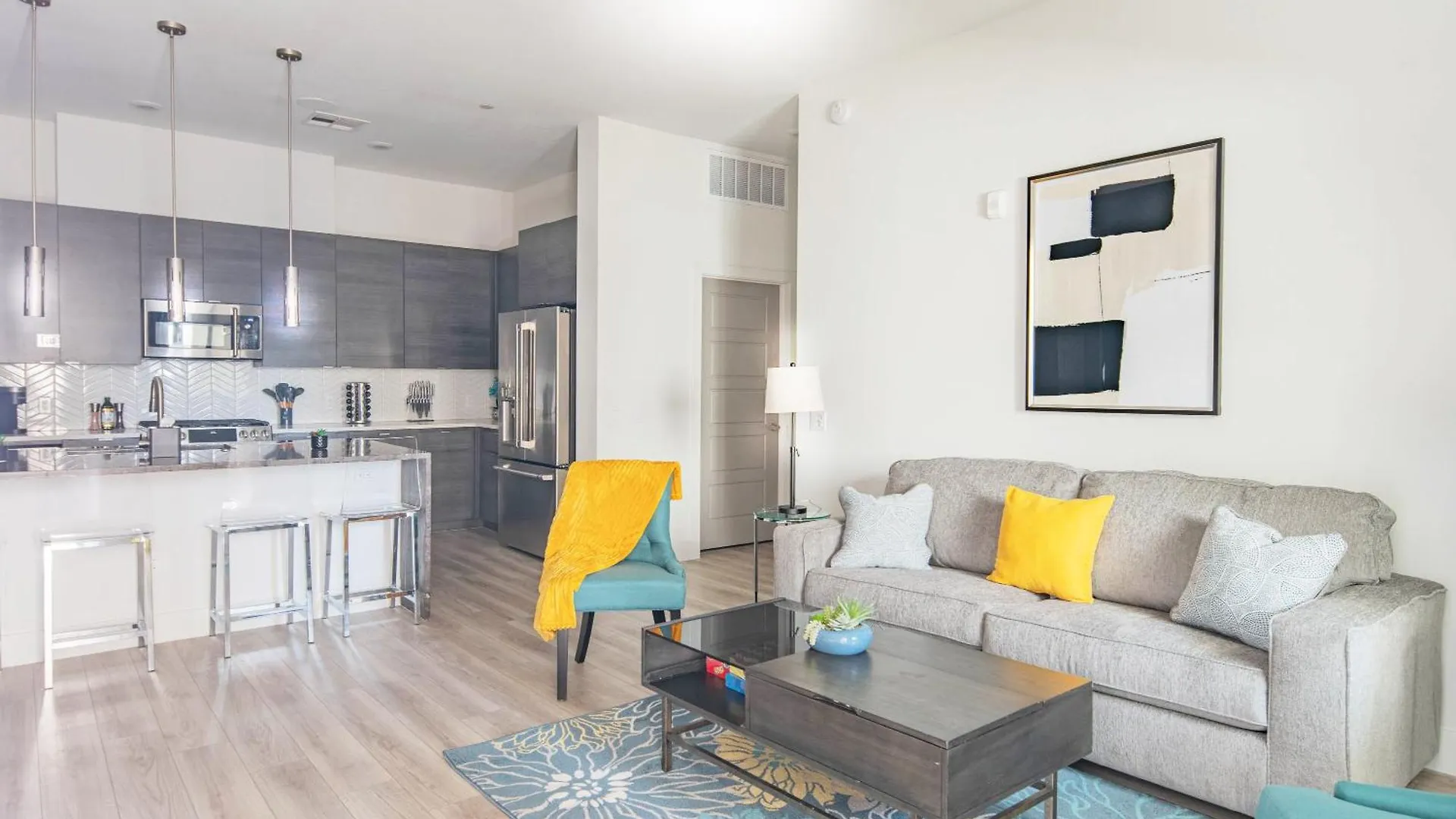 Private Rooftop Terrance-Walk Score 81-Shopping District-King Bed-Parking 4021 Σκότσντεϊλ