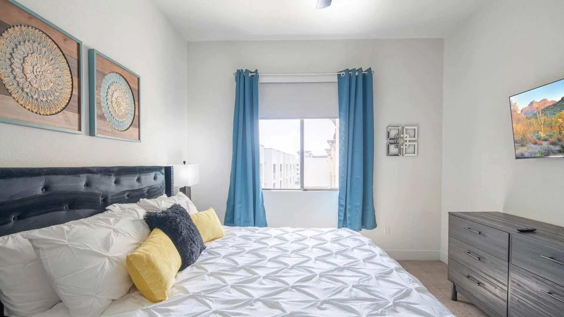 Private Rooftop Terrance-Walk Score 81-Shopping District-King Bed-Parking 4021 Σκότσντεϊλ Διαμέρισμα